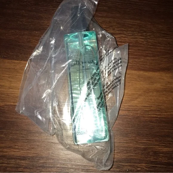 Kate Spade New York Walk On Air Body Spray Factory Sealed NEW - Picture 3 of 5